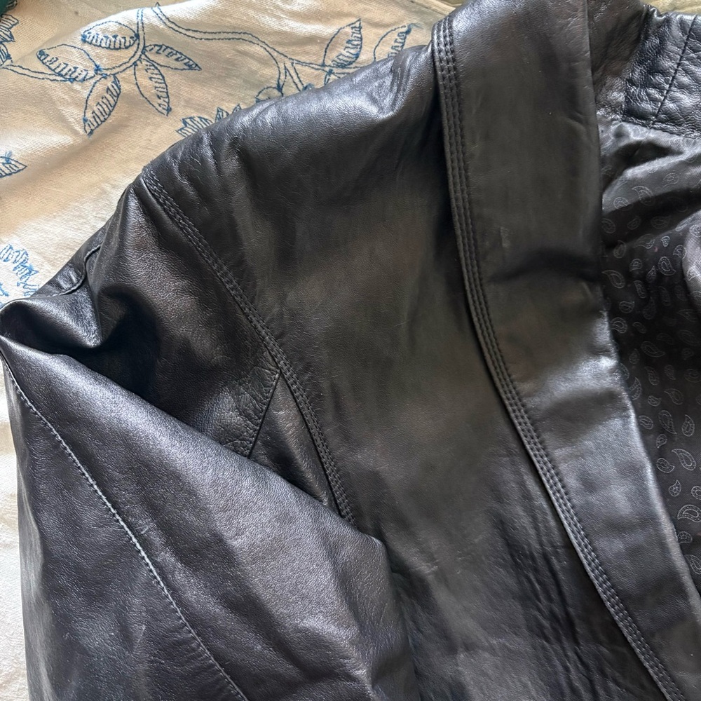 True vintage made in ITL Filippo Burgia of Tulipano Women's Black Leather Jacket
